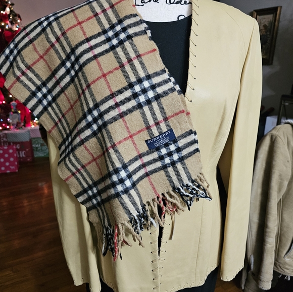 BURBERRY WINTER SCARF - Picture 3 of 11